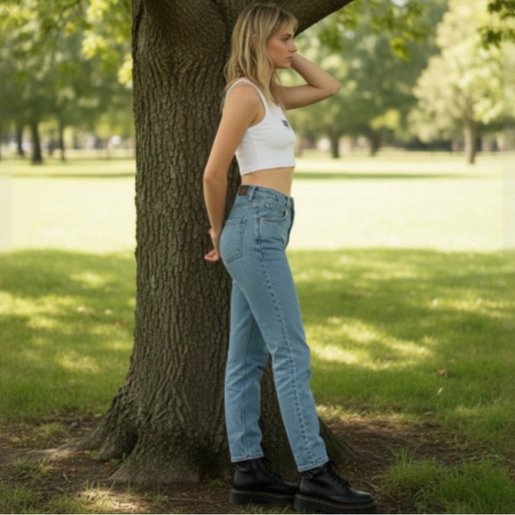 The Ragged Priest Cougar Mom Jeans - Picture 2 of 9